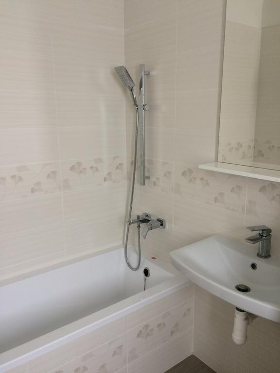 Apartman Namesti Horniku Трутнов Екстериор снимка